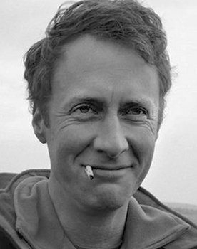 Simon Harvey as 