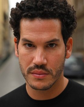 László Göndör as Bence