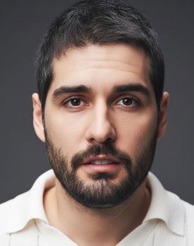 Tarık Ündüz as Gazanfer Özcan