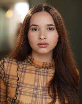 Victoria Vargas as Herself