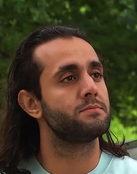 Peyman Abbasi as Cameraman