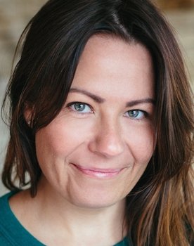Naddine Madell as Barb