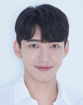 Jang Young-hyeon as Yoo Young Pil