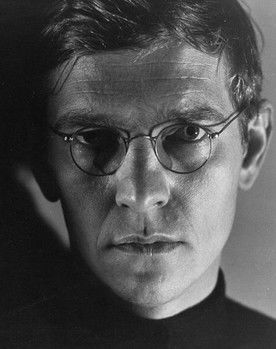 Tom Courtenay as Uncle Tony Cronin