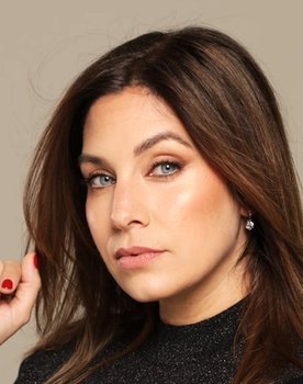 Leire Martínez as 