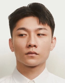 Meng-Ting Hsieh as Funeral Director