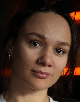 Анастасия Сёмина (II) as Света