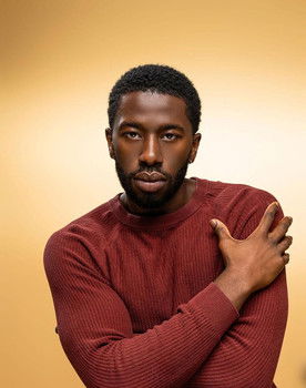 Prince Bajon Bihai IV as Dev