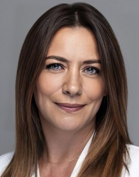 Ebru Aykaç as Melek
