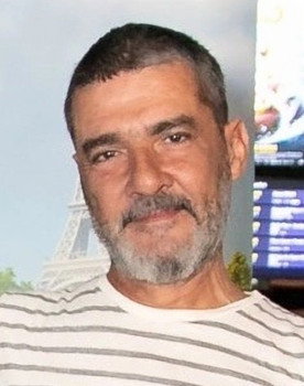 Carlos Macedo as Tó