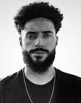 Lucas Nascimento as Tio