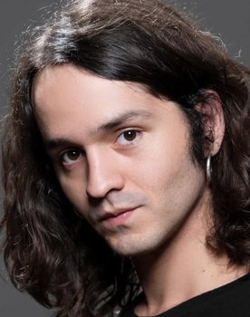Iván Aragón as Genaro