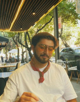 Isay Rodríguez as Uriel