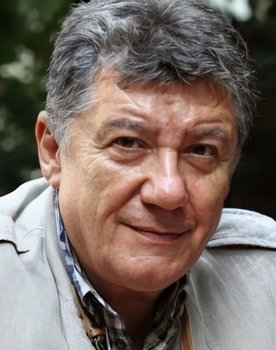 Tarık Ünlüoğlu as 
