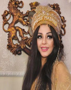 Empress Elham Madani as Marayam's Mother