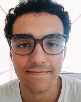 Igor Martins as Porteiro 1