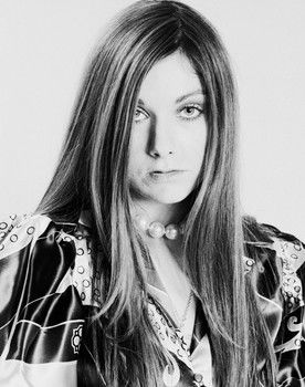 Sonja Kristina as Maggie