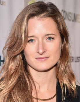 Grace Gummer as Jen