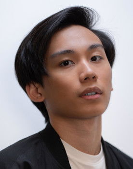 Ethan Costanilla as Efren