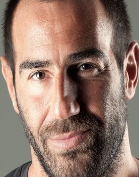 Antonis Kanakis as Policeman #1