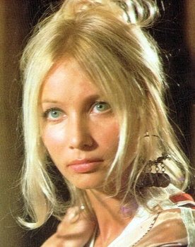 Pola Raksa as Mariola Brońska