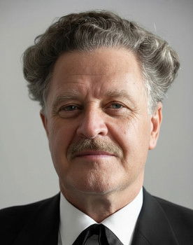 Nazım Hikmet Ran as Himself