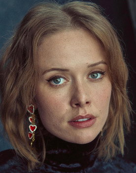 Amelia Eve