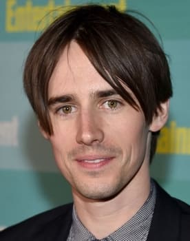 Reeve Carney