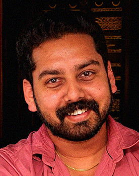 Amal Raveendran as Sharath