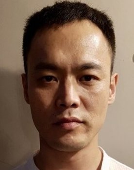 Han Dong-won as Detective