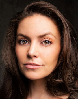 Julie Roy as Frankie