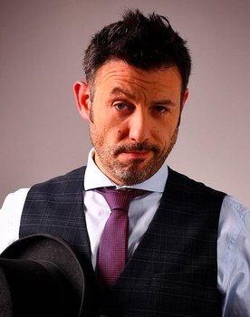 Iñaki Urrutia as 