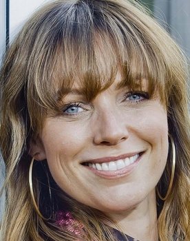 Lisbeth Østergaard as Vært