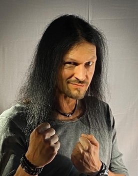 Jens Ludwig as Guitar