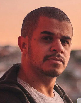 Felipe Paixão as Douglas