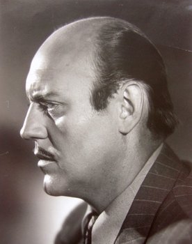 Ulf Palme as Berättare