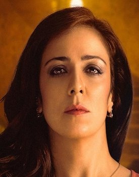 Esra Bezen Bilgin as Nilgün