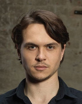 Lovro Zafred as Luka