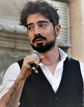 Alejandro Wagner as Giuseppe