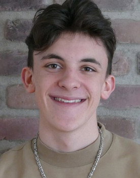 Léo Giroux as Lui-même - Académicien