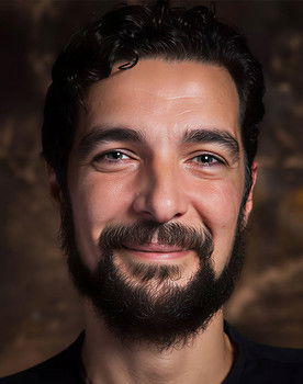 Sertan Müsellim as Kemal