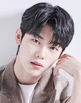 이정현 as Self - Contestant