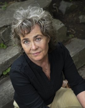 Katarina Weidhagen as Lisbeth