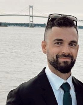 Mikey Combs as Deeks Jones