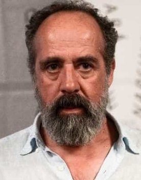 António Fonseca as Policeman