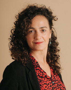 Alaitz Eguren as Ane