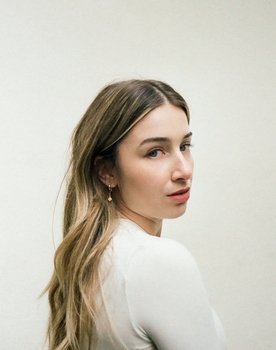 Anne Vanoppen as Mom