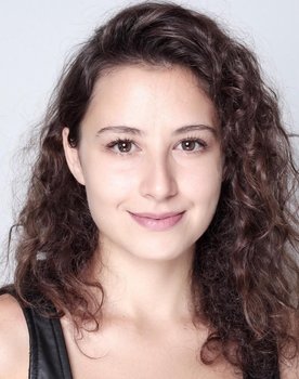 Ümit Beste Kargın as Tuğba