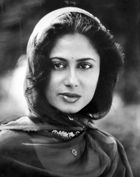 Smita Patil as Lali