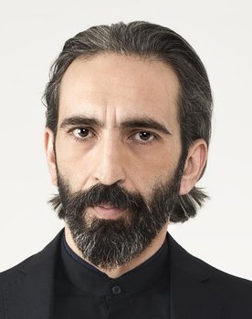 Fırat Tanış as 